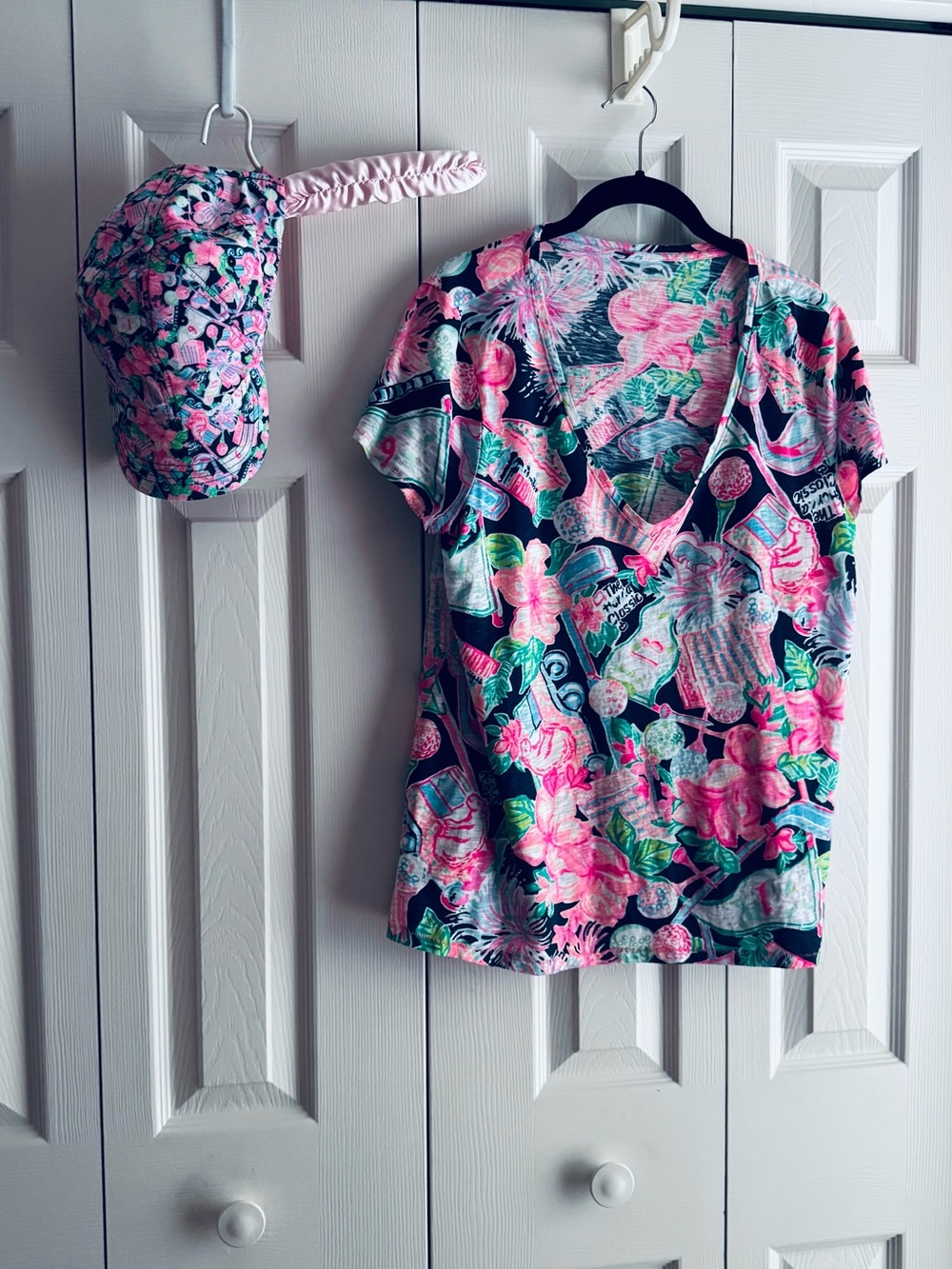 LILLY PULITZER Etta V-Neck Top, Honda Classic Highway Tide Blue SIZE LARGE & HAT